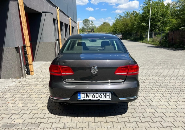 Volkswagen Passat cena 39900 przebieg: 99979, rok produkcji 2011 z Wrocław małe 407